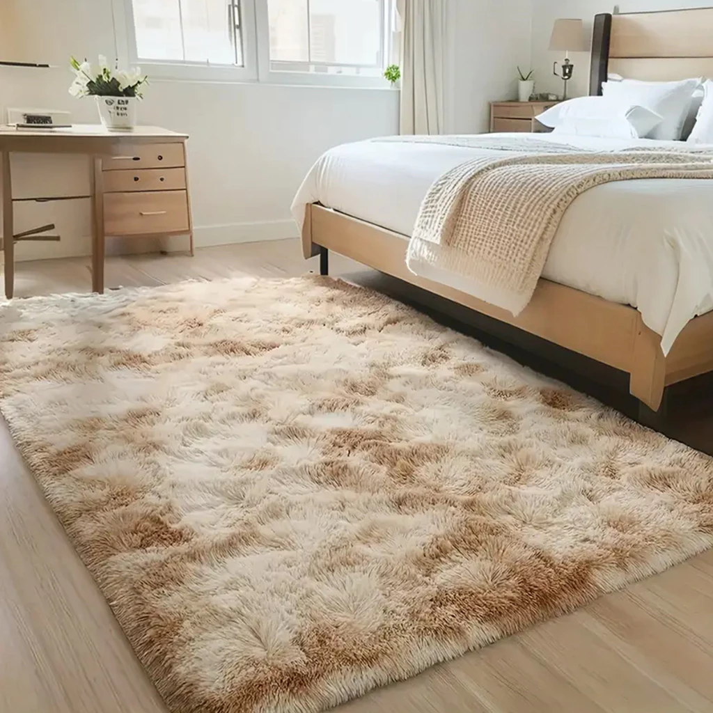 Tapete de pelo macio em quarto de casal moderno e aconchegante.