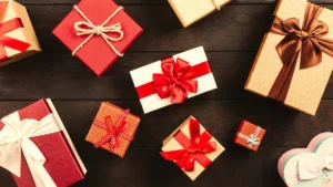 bancada com embrulhos de presentes
