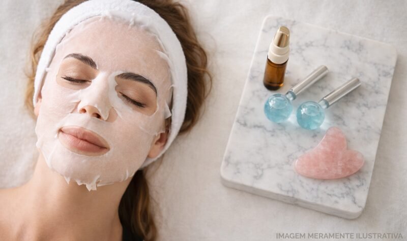 Kit de skincare detox com ice globes, cafeína para olhos e máscara facial